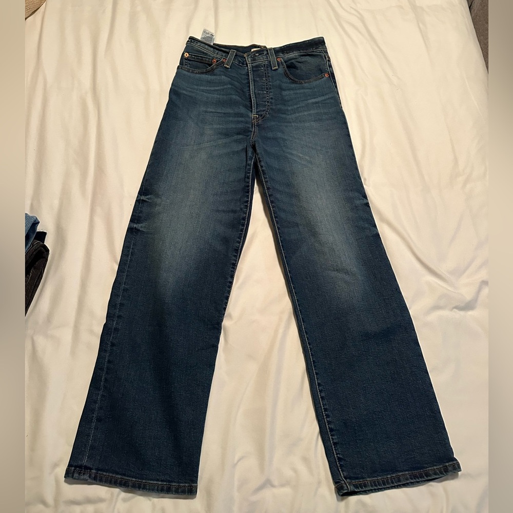 Levi’s Ribcage Straight Ankle Jeans